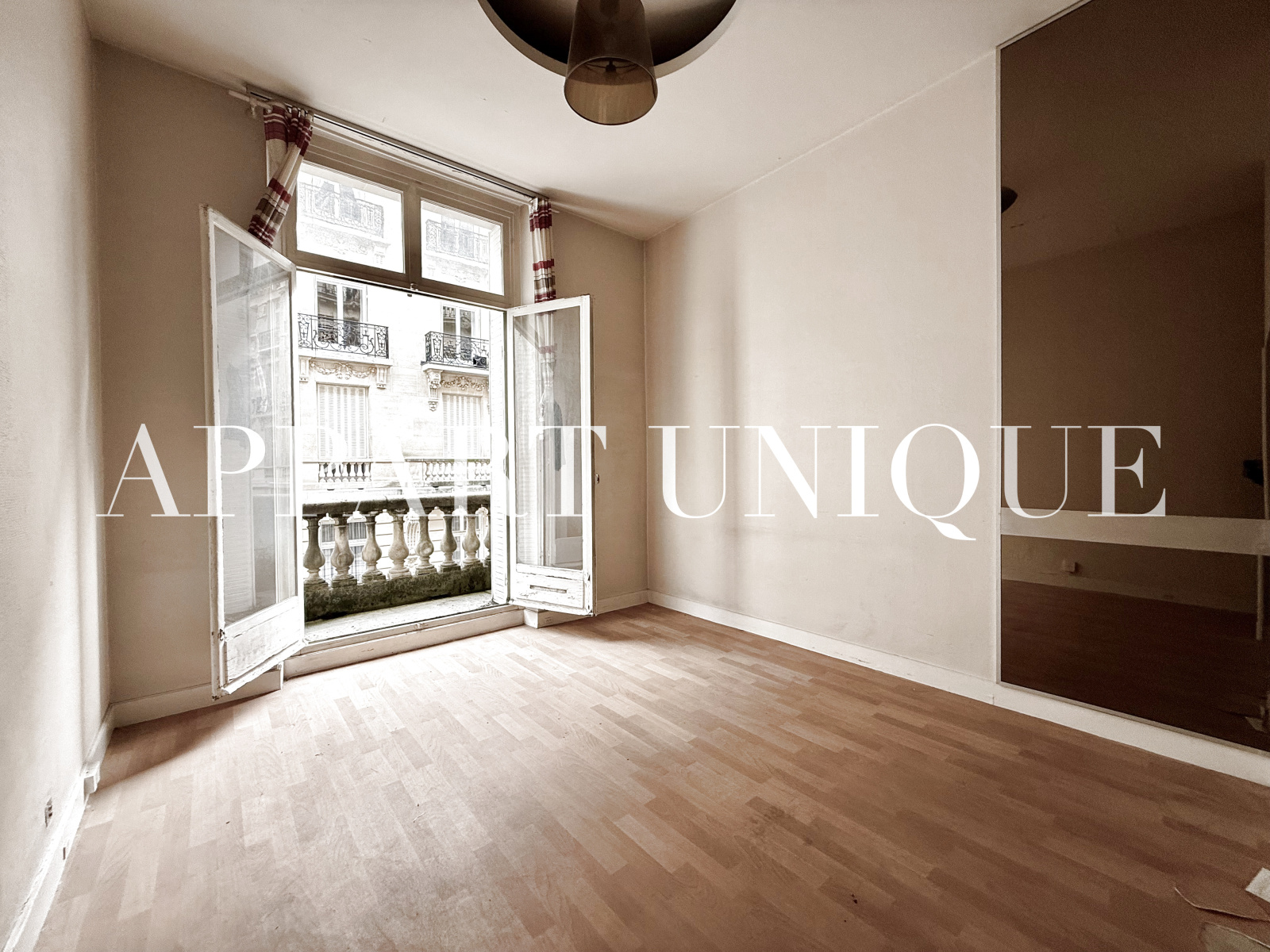 Image_, Studio, Paris, ref :2025-682