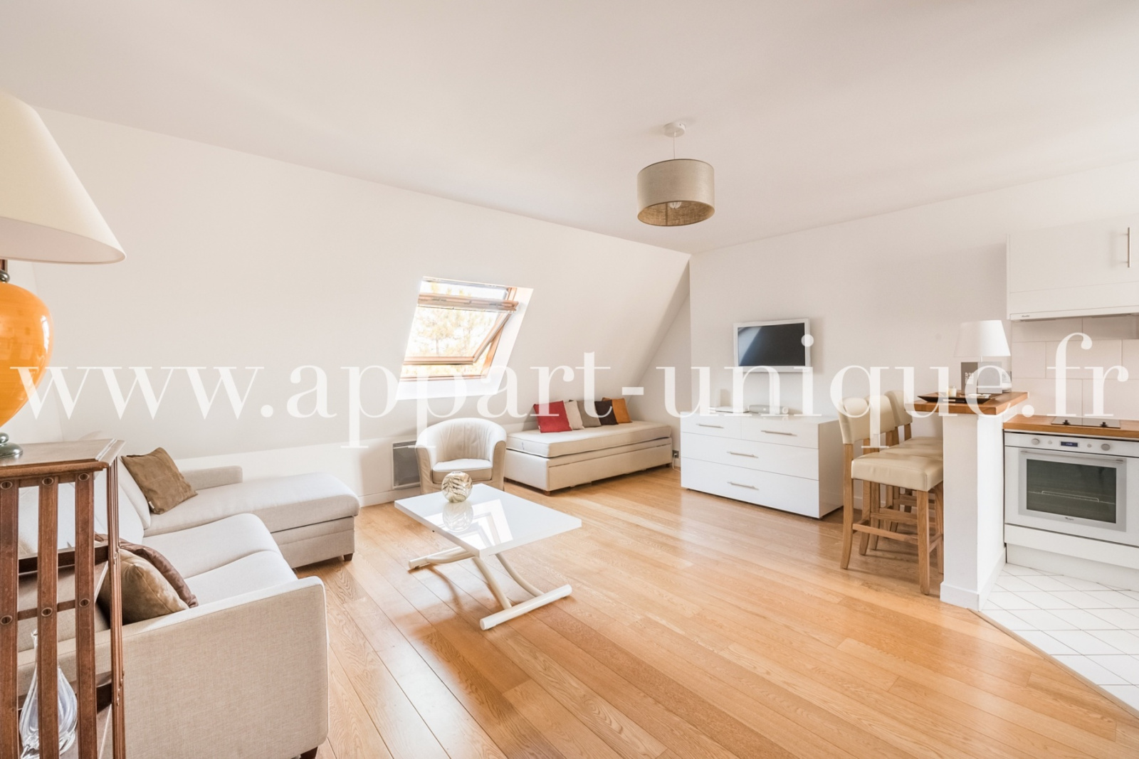 Image_, Studio, Paris, ref :2025-695
